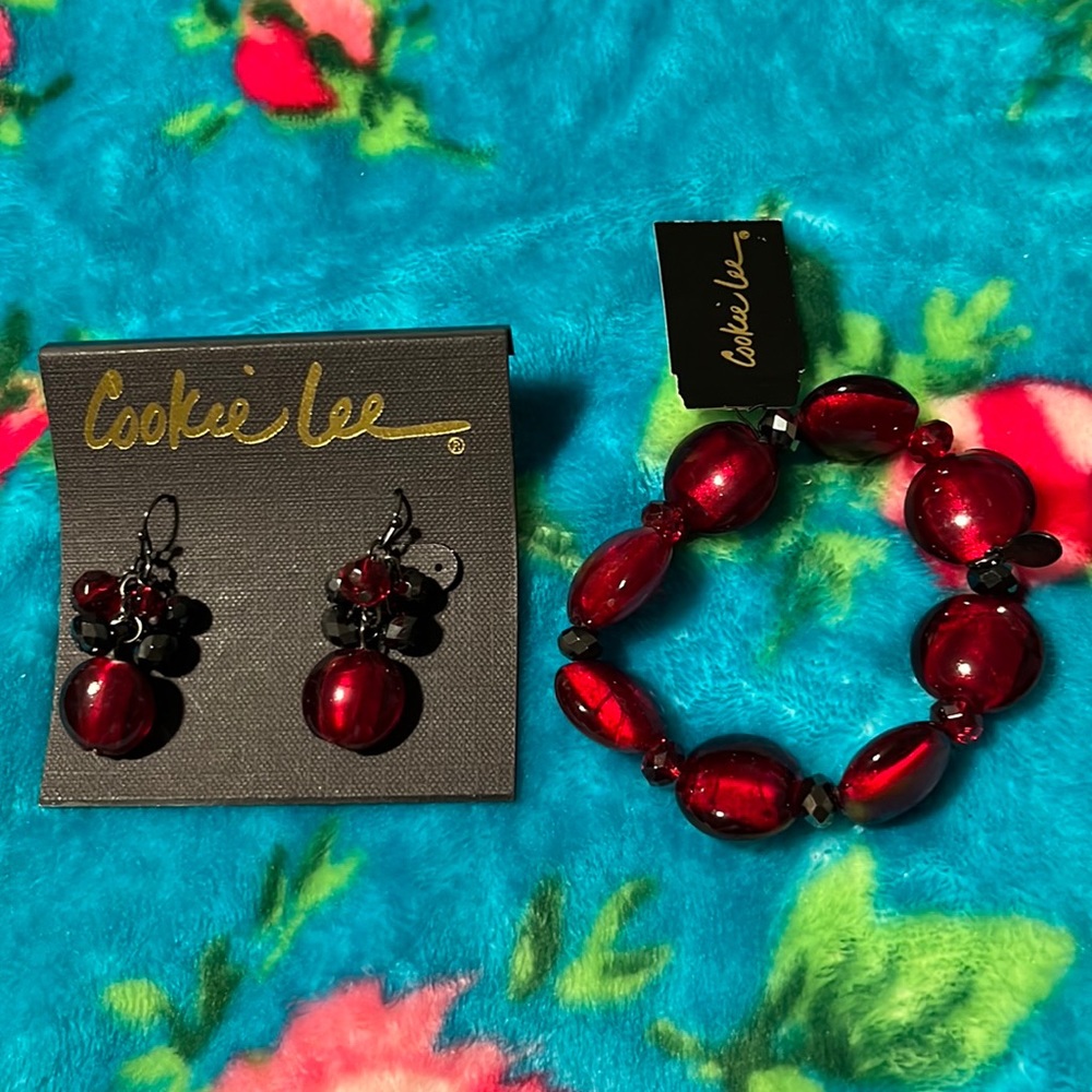 Cookie Lee Matching Set earrings bracelet NWT❤️